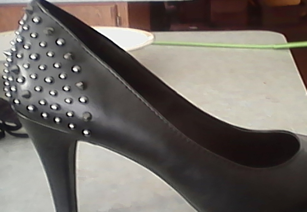 Black heal wide with size 10